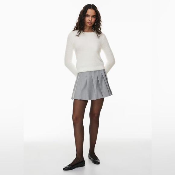 Sunday Best Aritzia Kitten Sweater NWOT - Picture 4 of 4